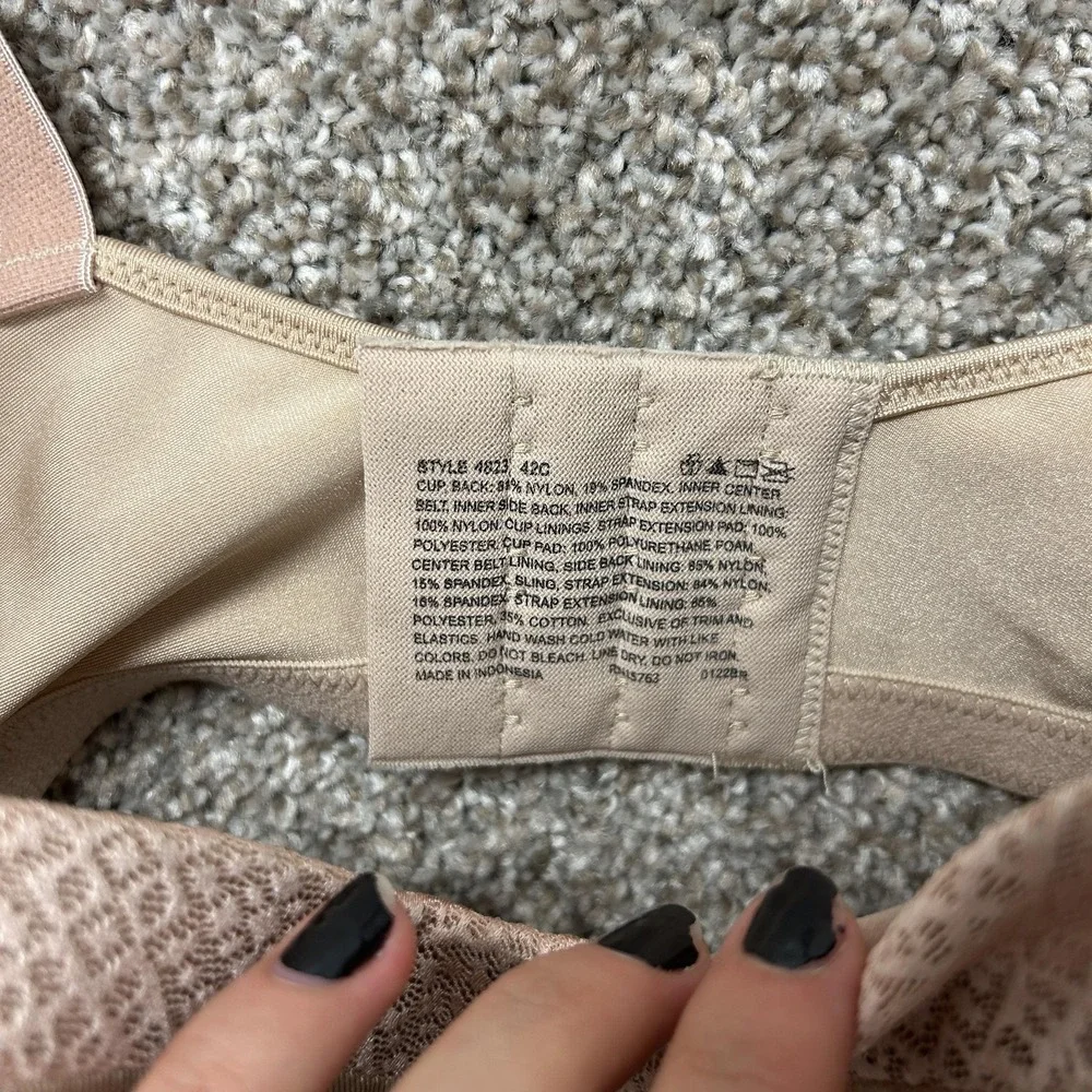 Playtex Secrets T-Shirt Bra Womens 42C Beige Underwire Lined Comfort Straps